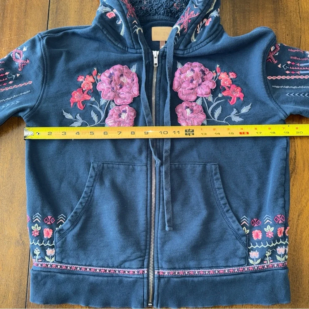 Driftwood Teddy Navy Blue Hooded Sweater Floral Embroidered Design Women's XS - Picture 8 of 12